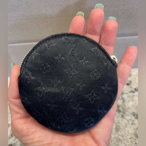 EUC Authentic Louis Vuitton Satin Conte Apple Coin Pouch - Picture 3 of 12